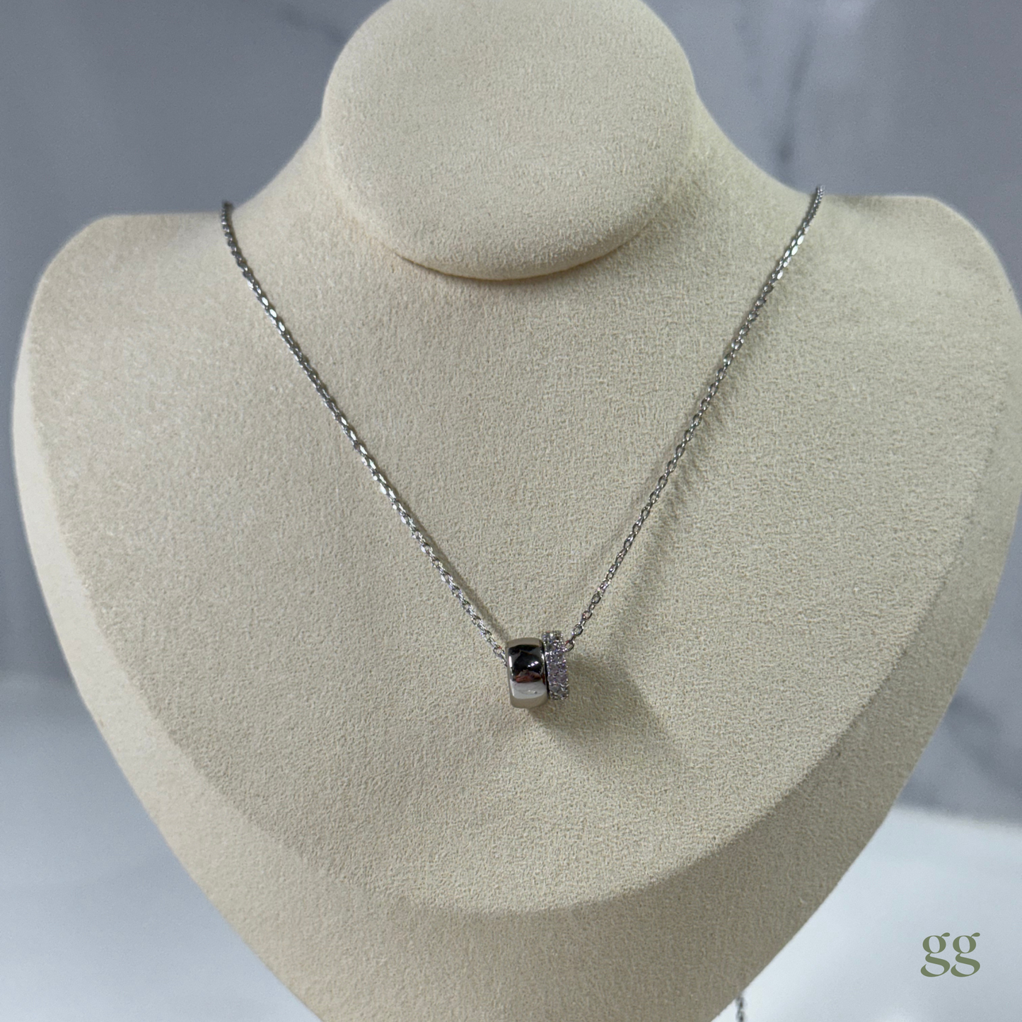 SOPHIA Pendant Necklace Gold