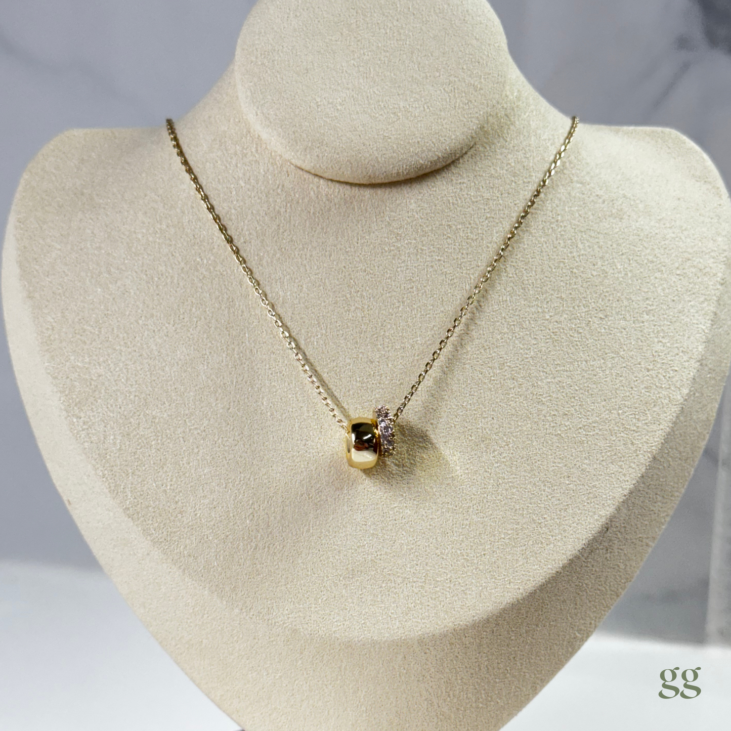 SOPHIA Pendant Necklace Gold