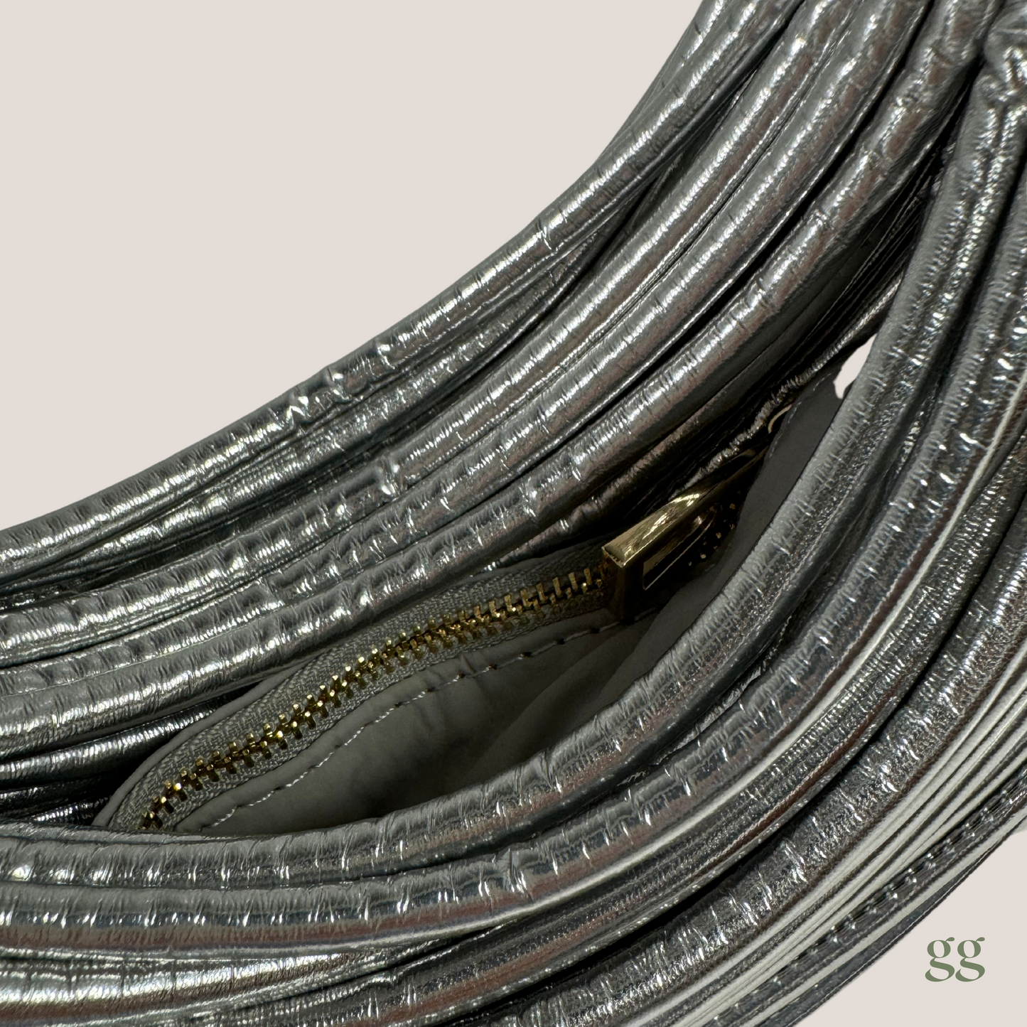 GIGI Metallic Handbag - Silver